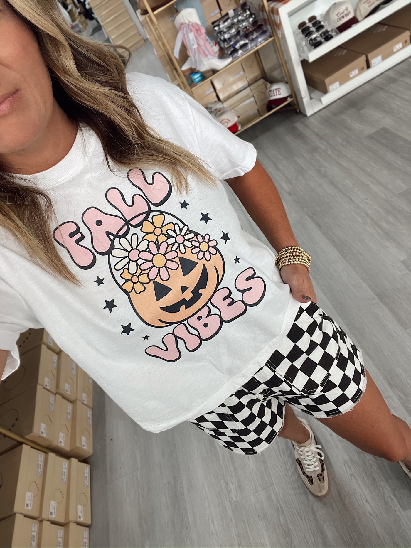 Fall Vibes Retro Pumpkin Graphic Top